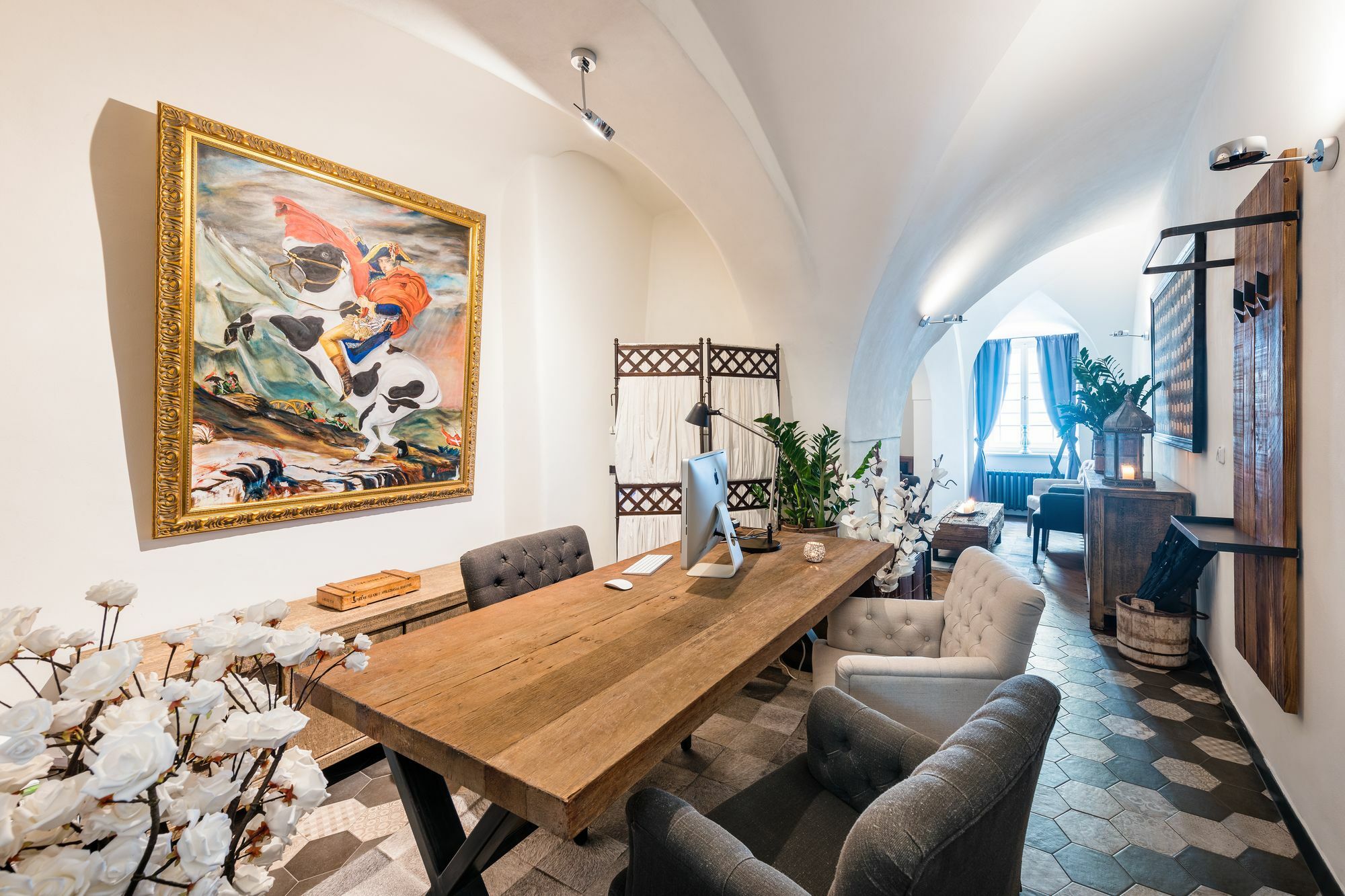 Mooo By The Castle Aparthotel 4*