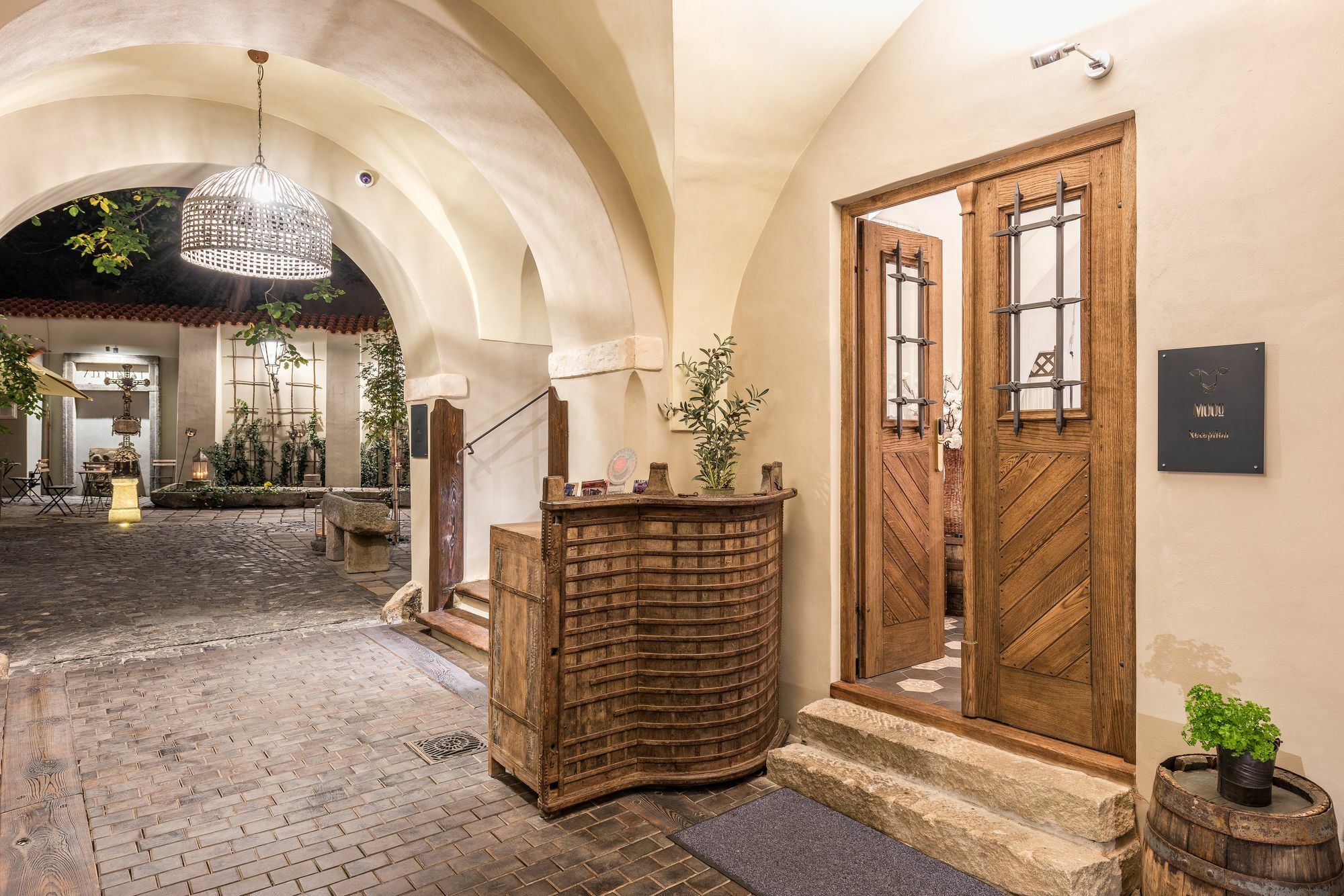 Aparthotel Mooo By The Castle Prag