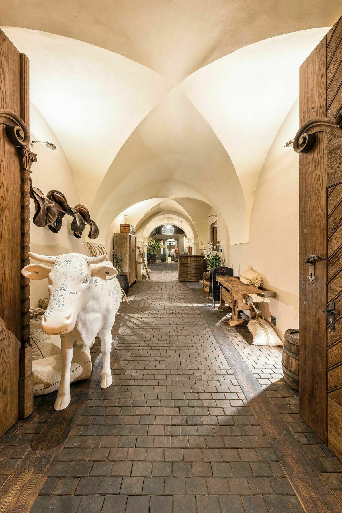 Aparthotel Mooo By The Castle 4*